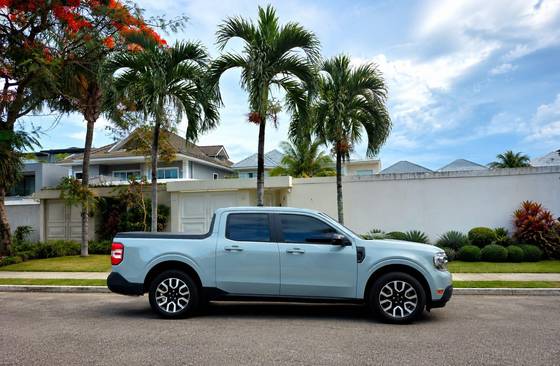 FORD MAVERICK 2.5 HYBRID LARIAT e-CVT